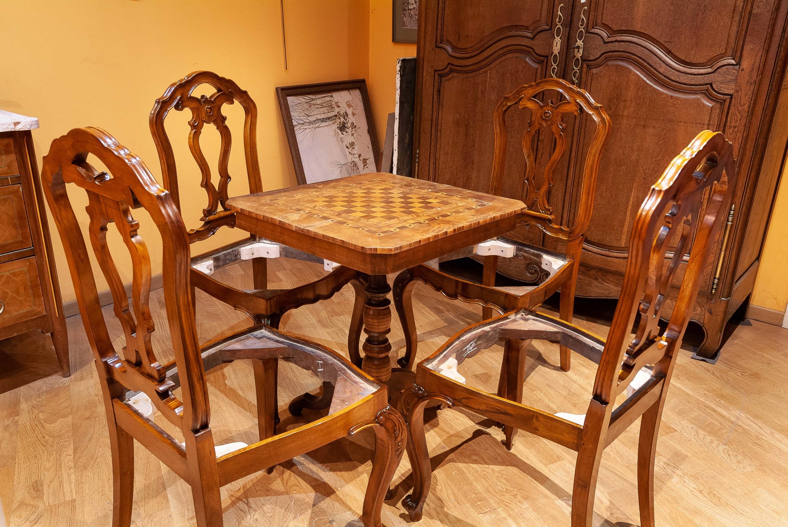 table-et-chaises-allegretti table et chaises restaurées